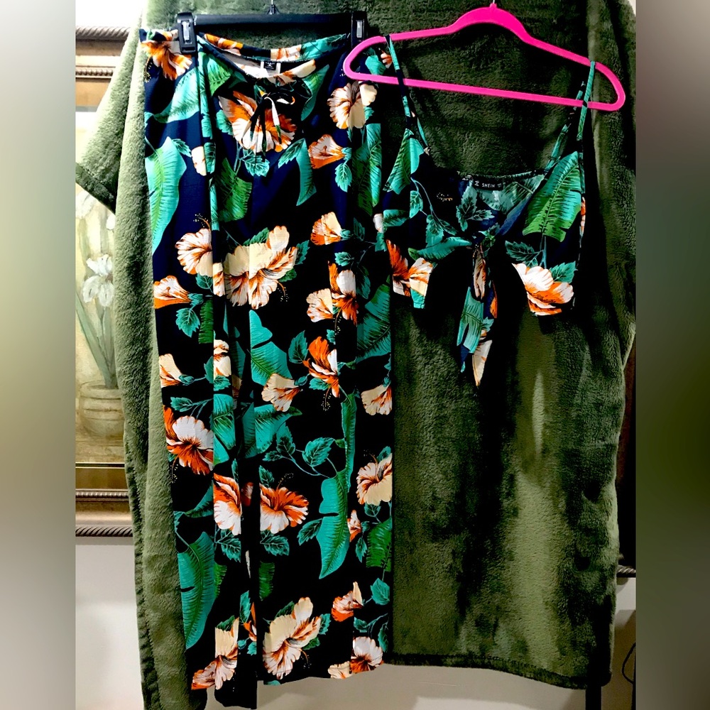 Floral Tropical Print Top in Black & Green and Matching Pants